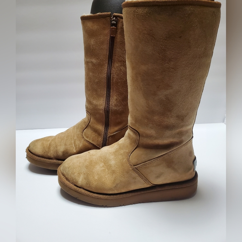 UGG Women's Winter Tall Chestnut Suede Side Zip Boots Size 6